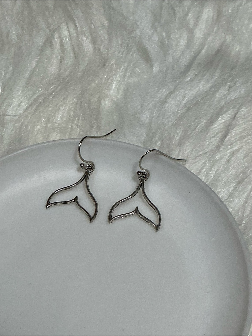 Silver-tone whale tail/mermaid tail/fishtail dangle earrings